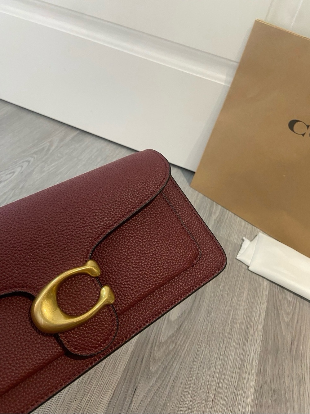 Coach Wine Red Pebbled Leather Crossbody with Gold 'C' Accent - Picture 5 of 9